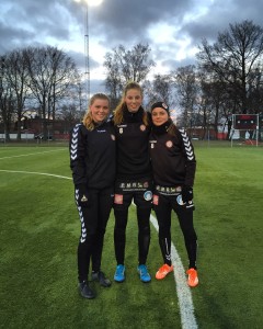 Landslagstjejer till La Manga. Sofia Hagman, Amanda Edgren och Alice Nilsson.